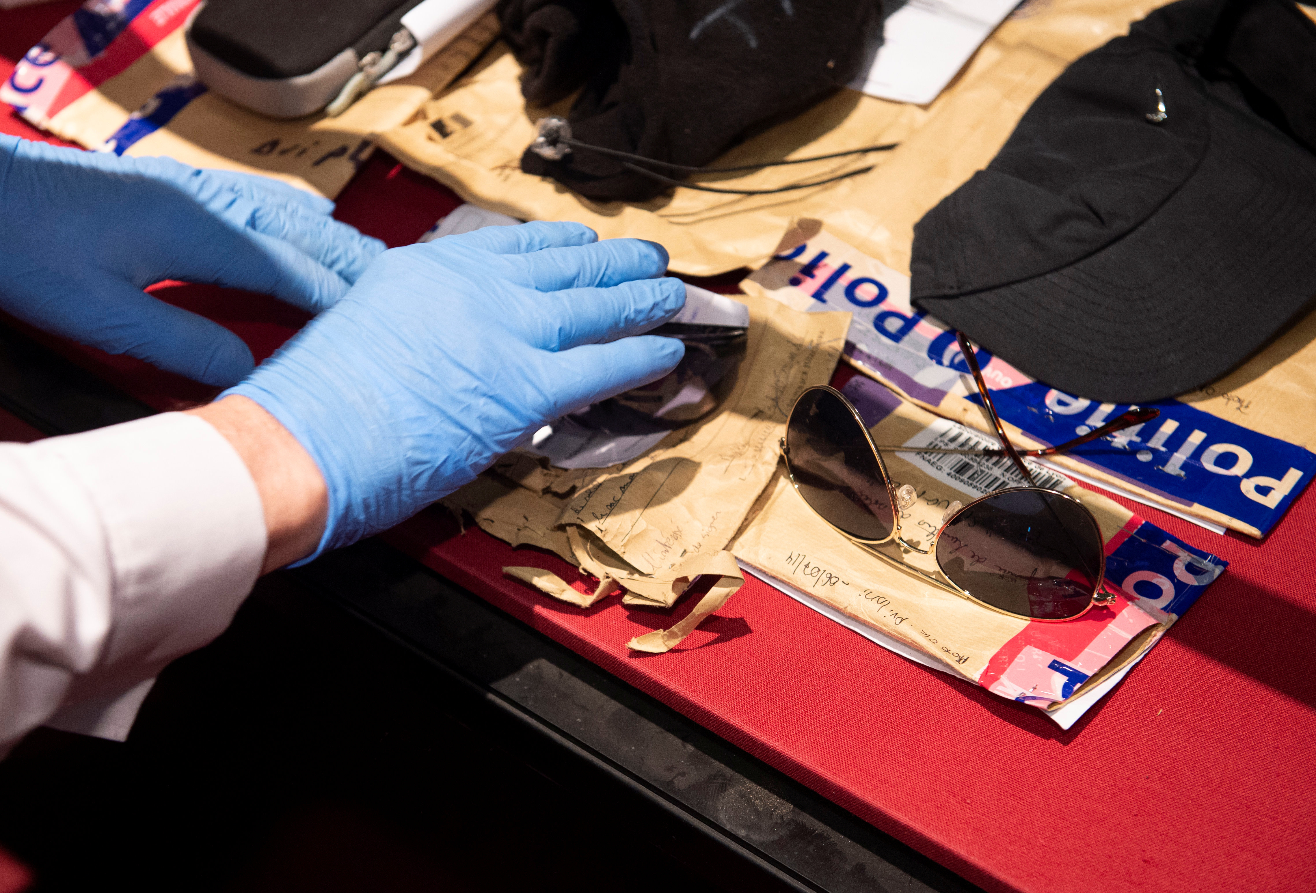 ראיות במשפט. צילום: רויטרס