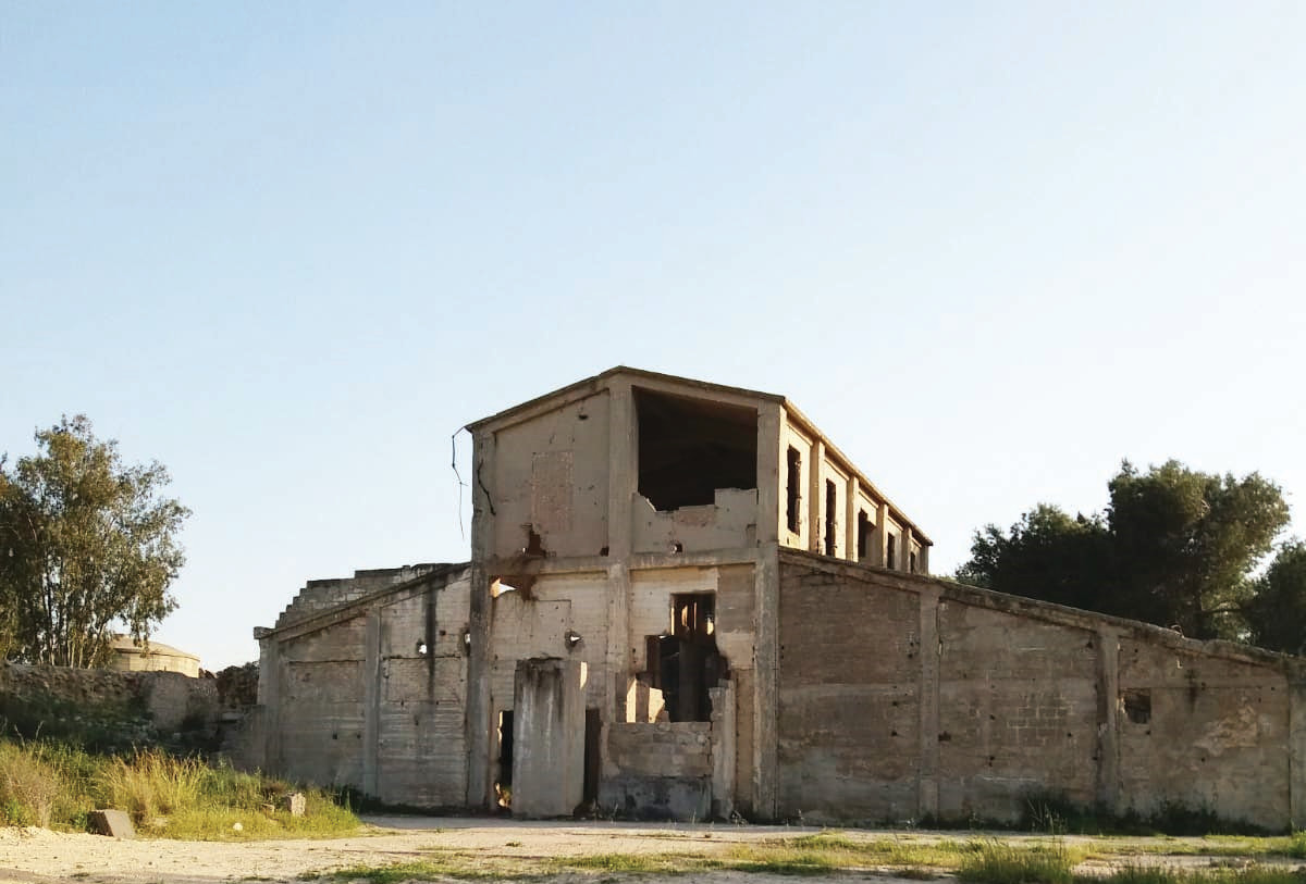 המפעל הנטוש בו חברי הפרויקט נפגשים. צילום פרטי