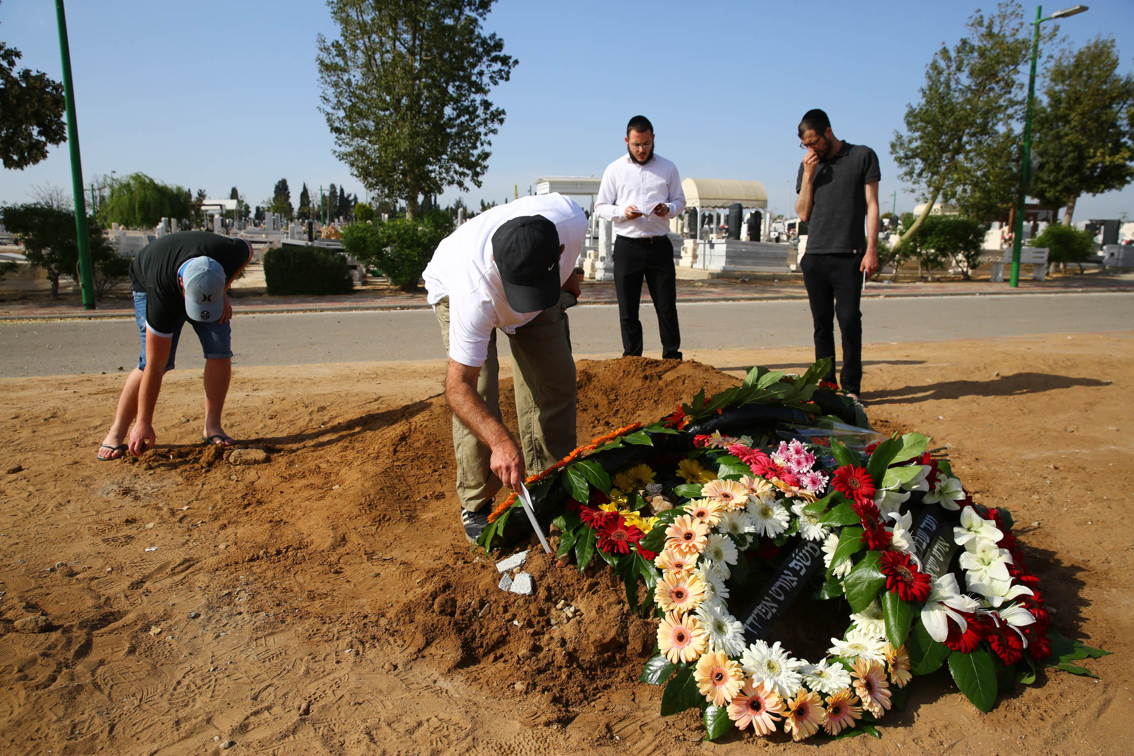 הלוויתו של משה אגדי. צילום: לירון מולדובן