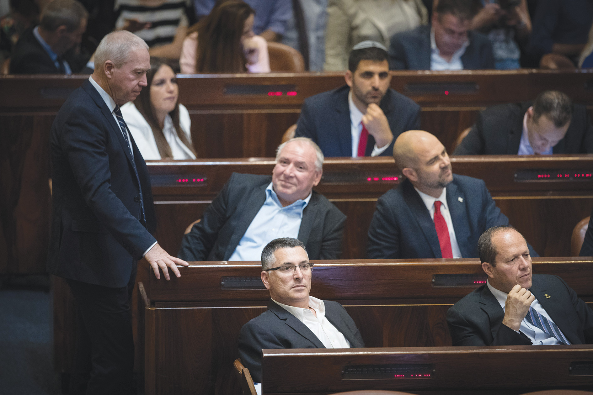 חברי הליכוד מצביעים על פיזור הכנסת. צילום: יונתן זינדל, פלאש 90