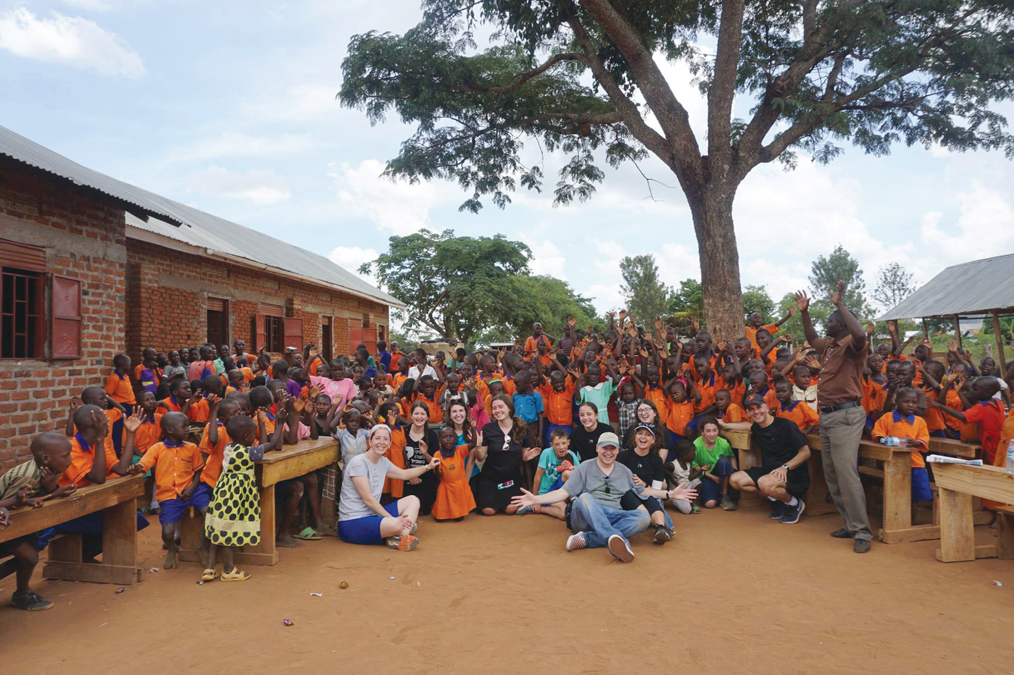 משפחת לוסטמן בבוומבה, אוגנדה. צילום: יח&quot;צ