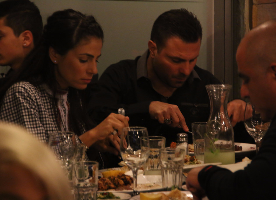 לא חסר לכם קצת חריף בצד?