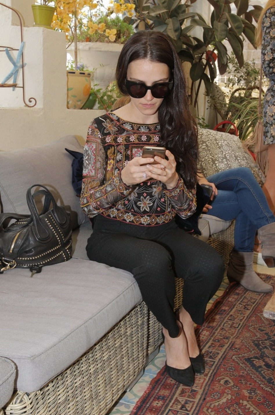 המכנסיים של ברוך. יאנה יוסף מדגמנת