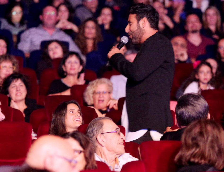 כישוף? אהרון שר עבור רוזנבלום בקהל