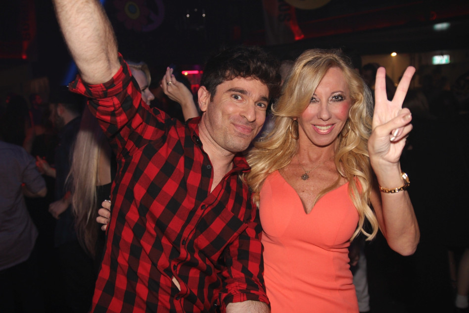 צמד אנשים שכנראה השתתפו ב"האח הגדול". כן?