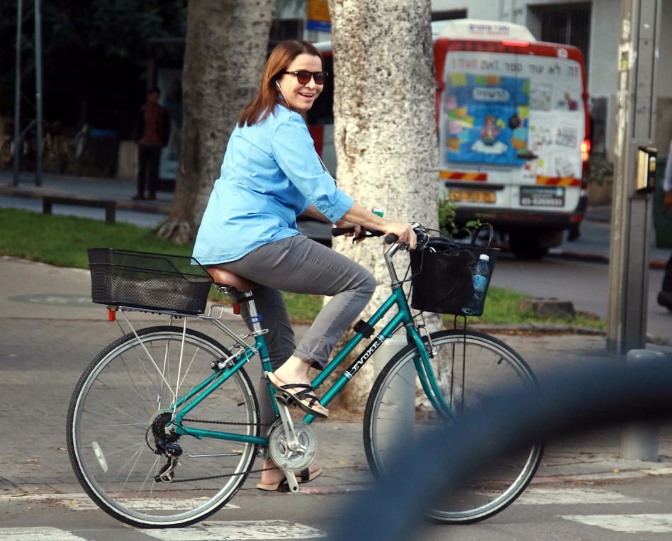 ממשיכה הלאה. שלי יחימוביץ'