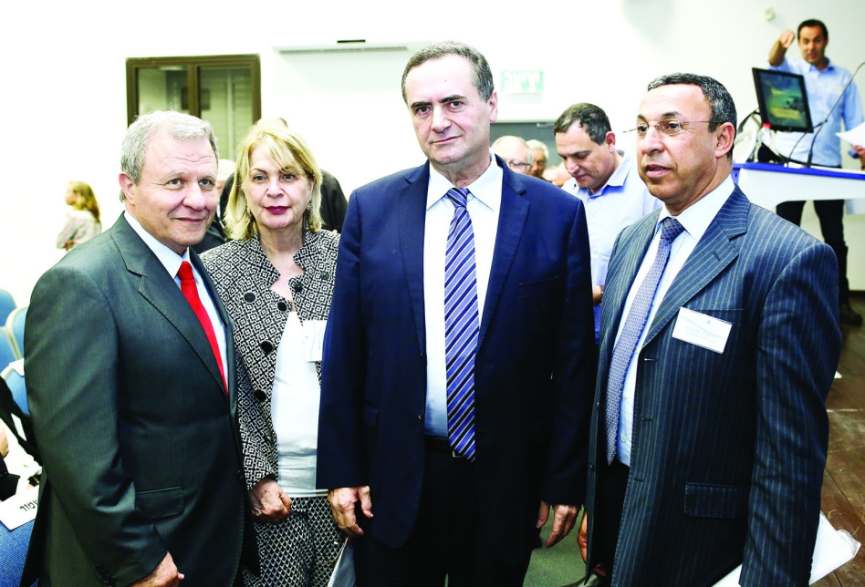 אשרף אל-א-ג'ראמי, השר ישראל כץ, פרופ' שוש ארד ומאיר שטרית (צילום:יח"צ)