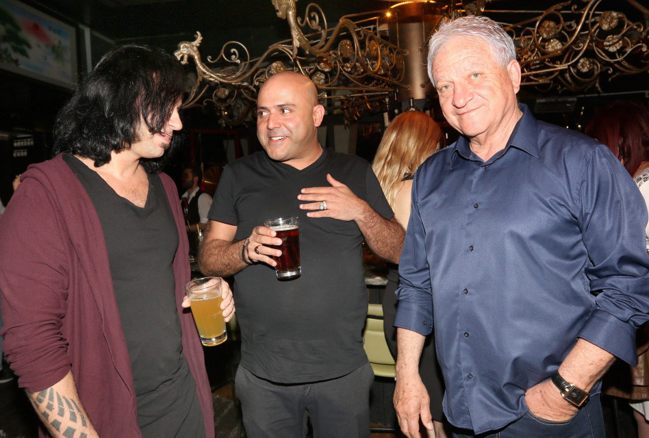 "שאני, אבעט?!". אטדגי מפטפט עם שייע פייגנבוים