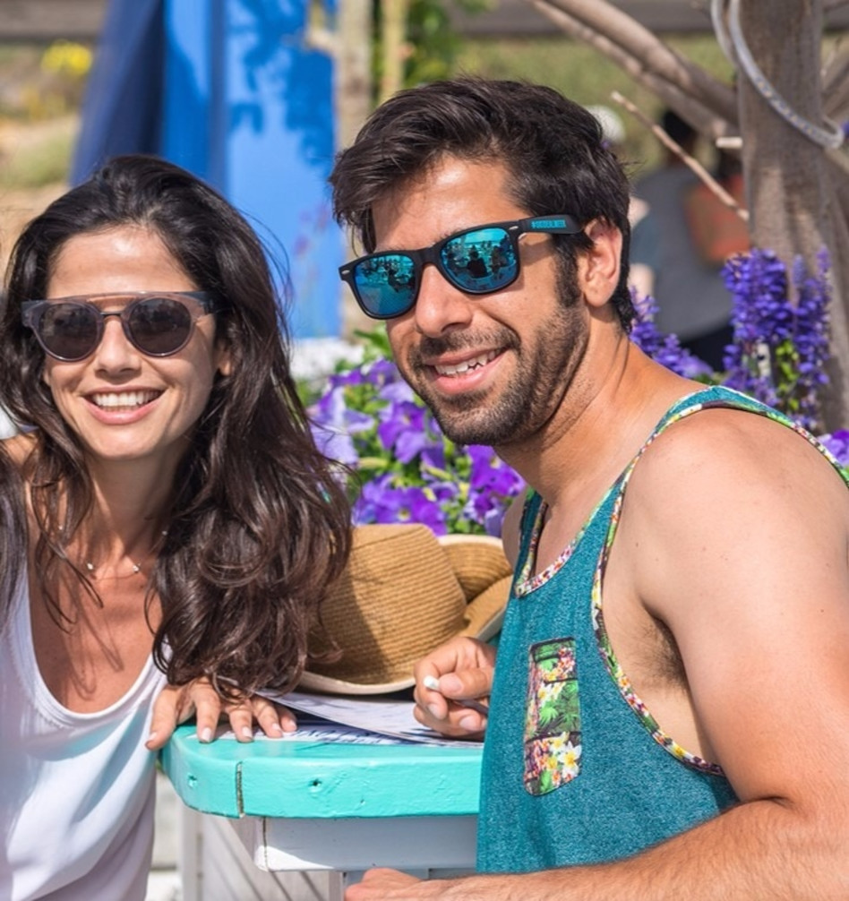 מפזרת קרני שמש. סנדי בר עם סטיב (צילום: ברוך בן יצחק)