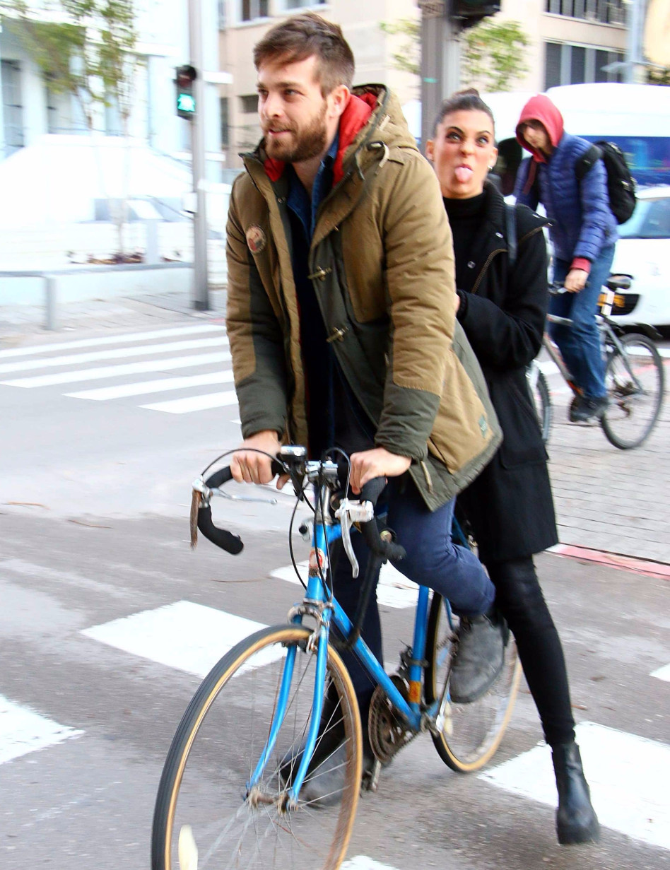 פוזות על האופן! ברנע מדווש