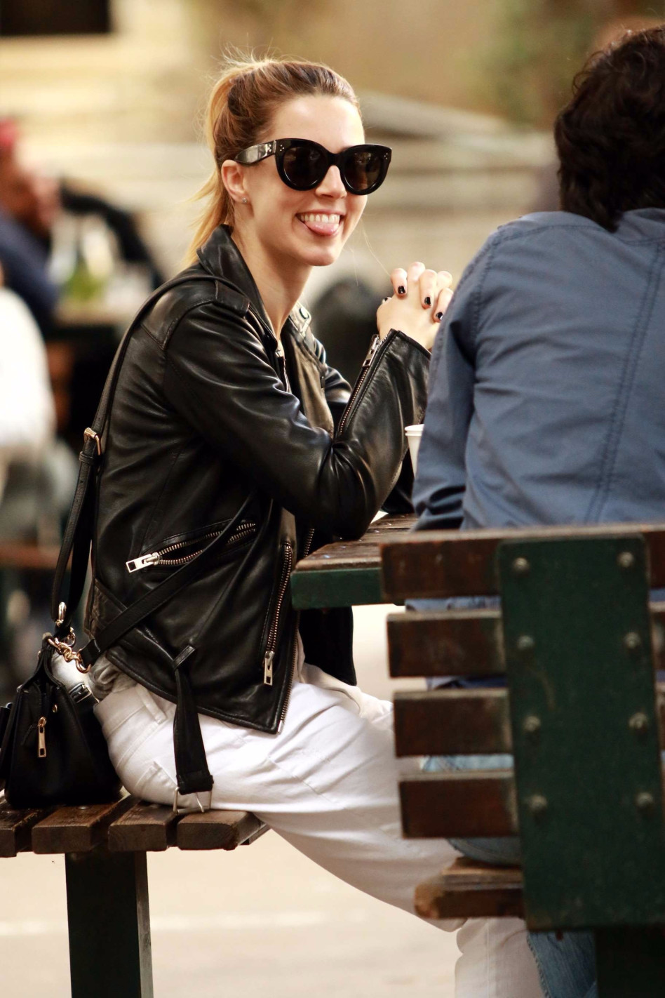 חשה הוליווד. טל