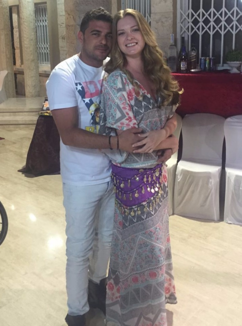 קולולו. אווה לימסוב וארוסה