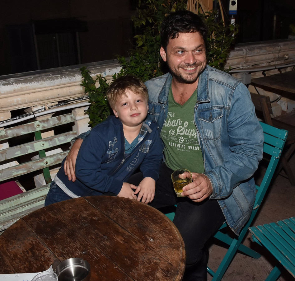 לבריאות! אוהד קנולר ובנו