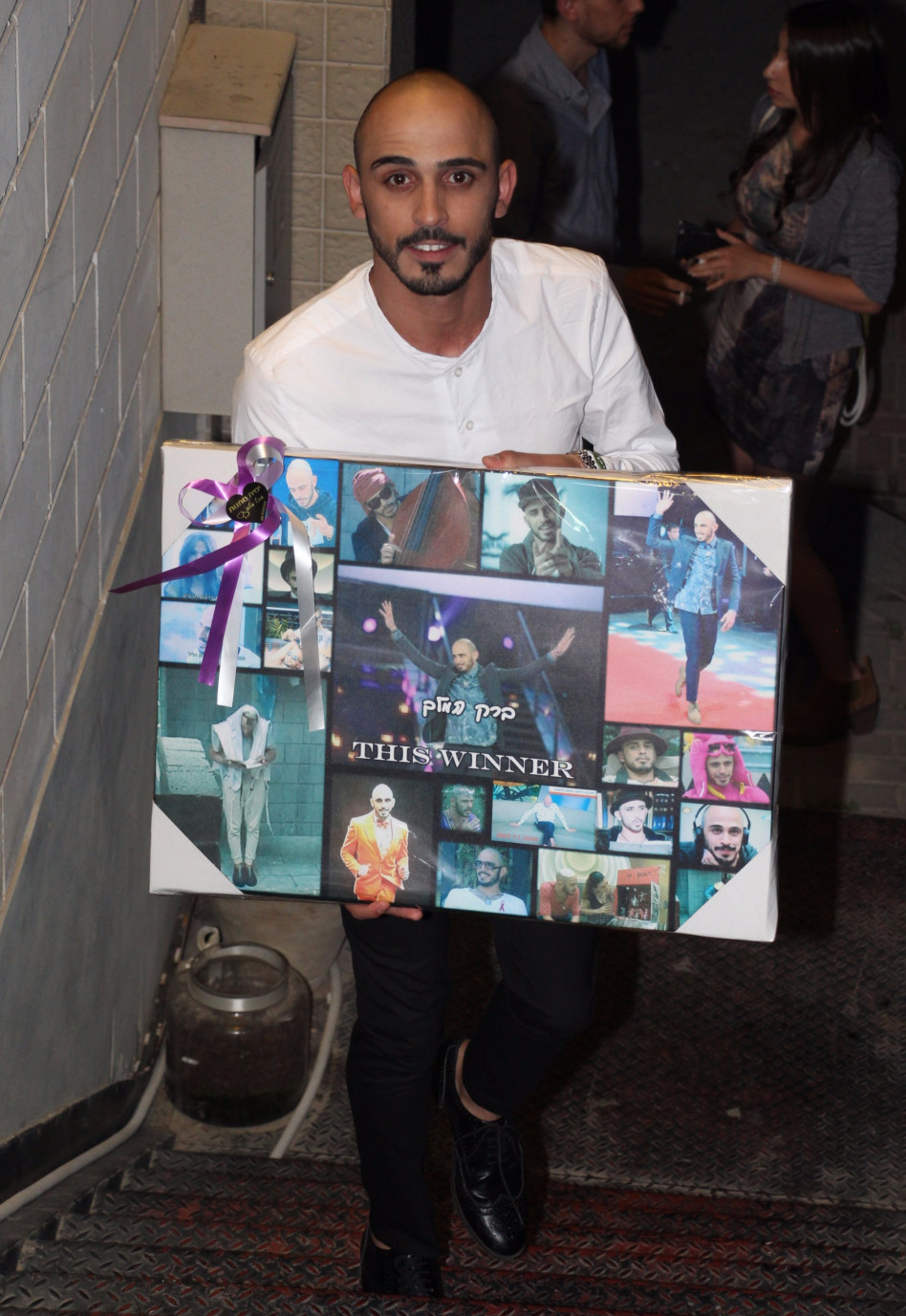 יס, ברק גם קיבל מתנות