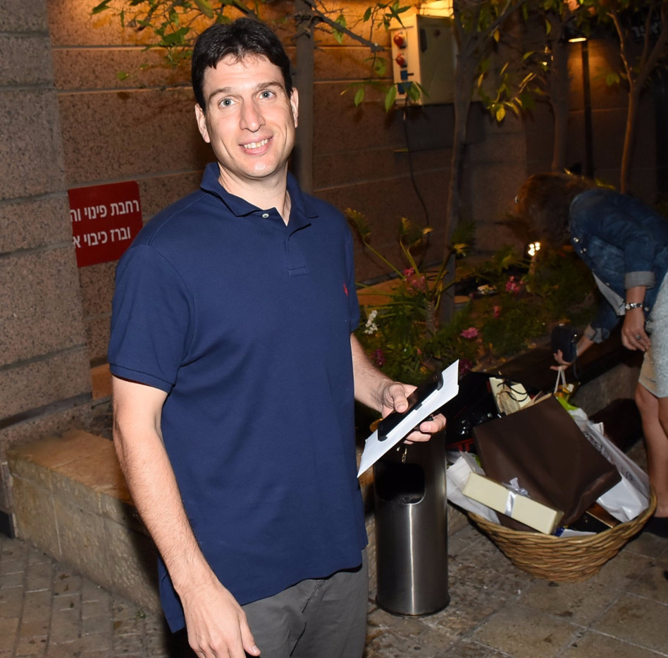 נדב גרינשפון