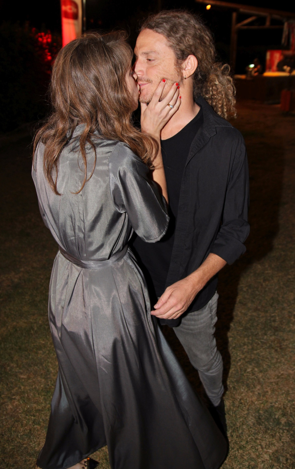 ניר פרידמן לא יכול להוריד משחר את הידיים!