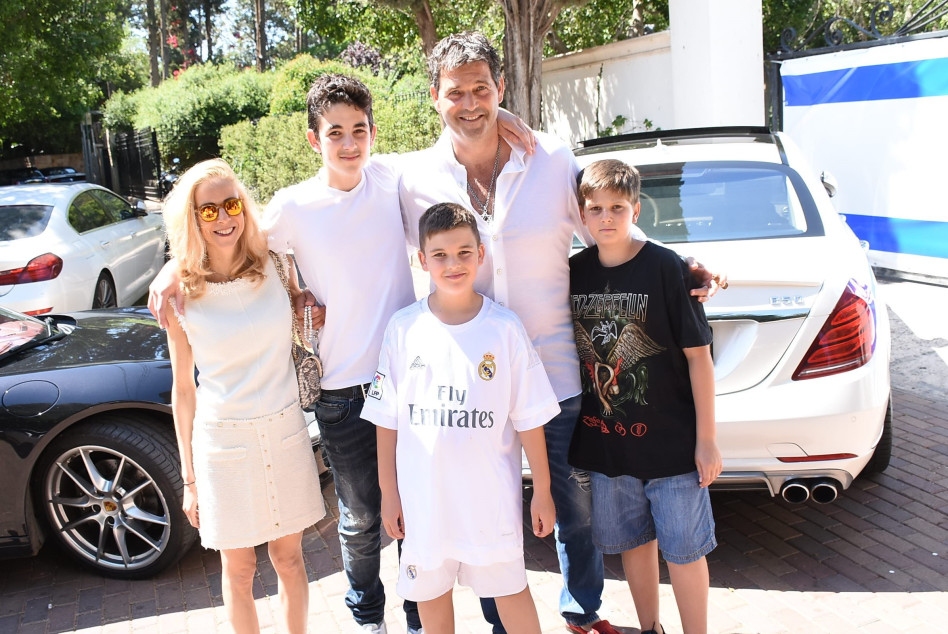 צביקה ונטלי בארינבוים והילדים