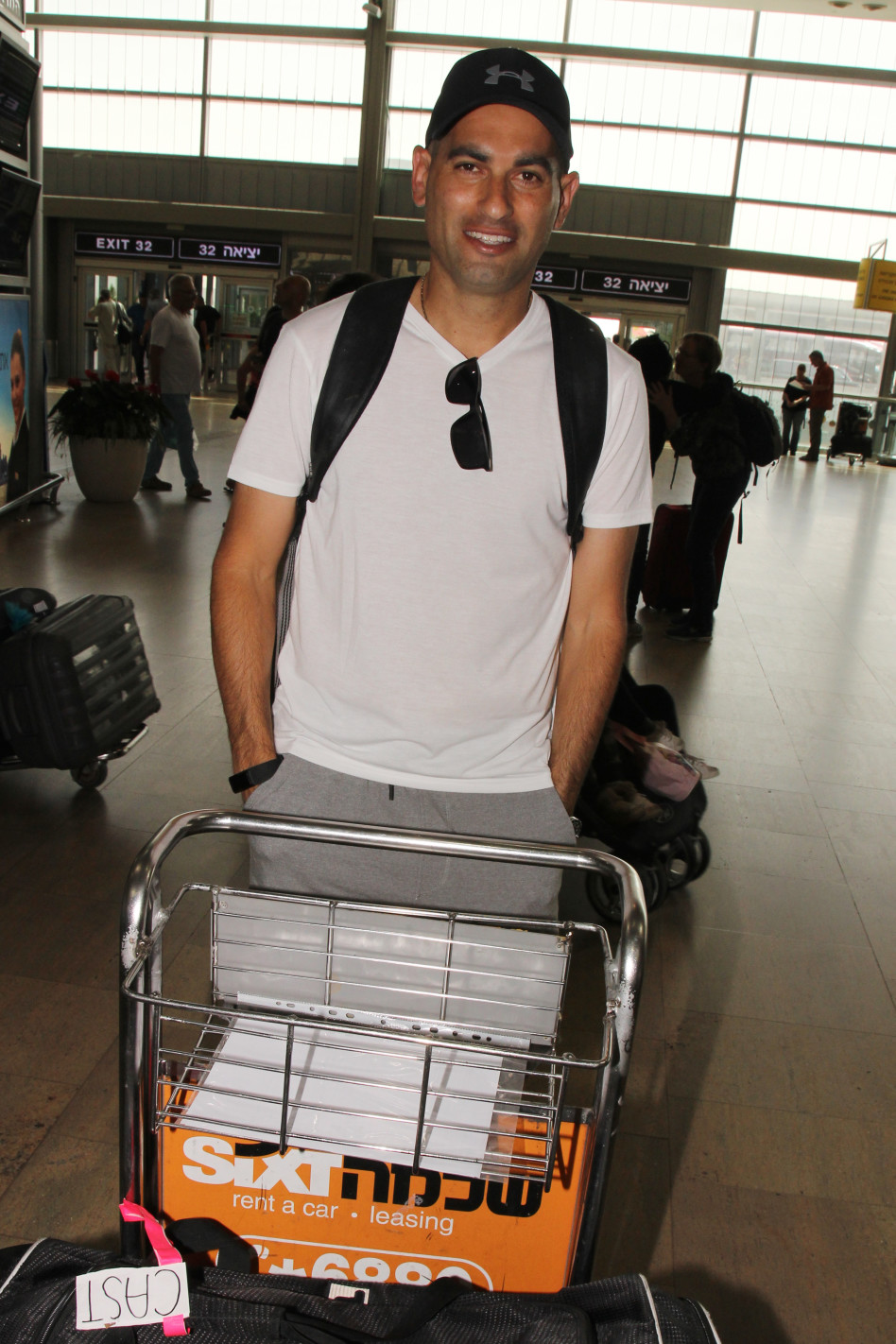 אנדי רם לא הביא איתו מחבט?