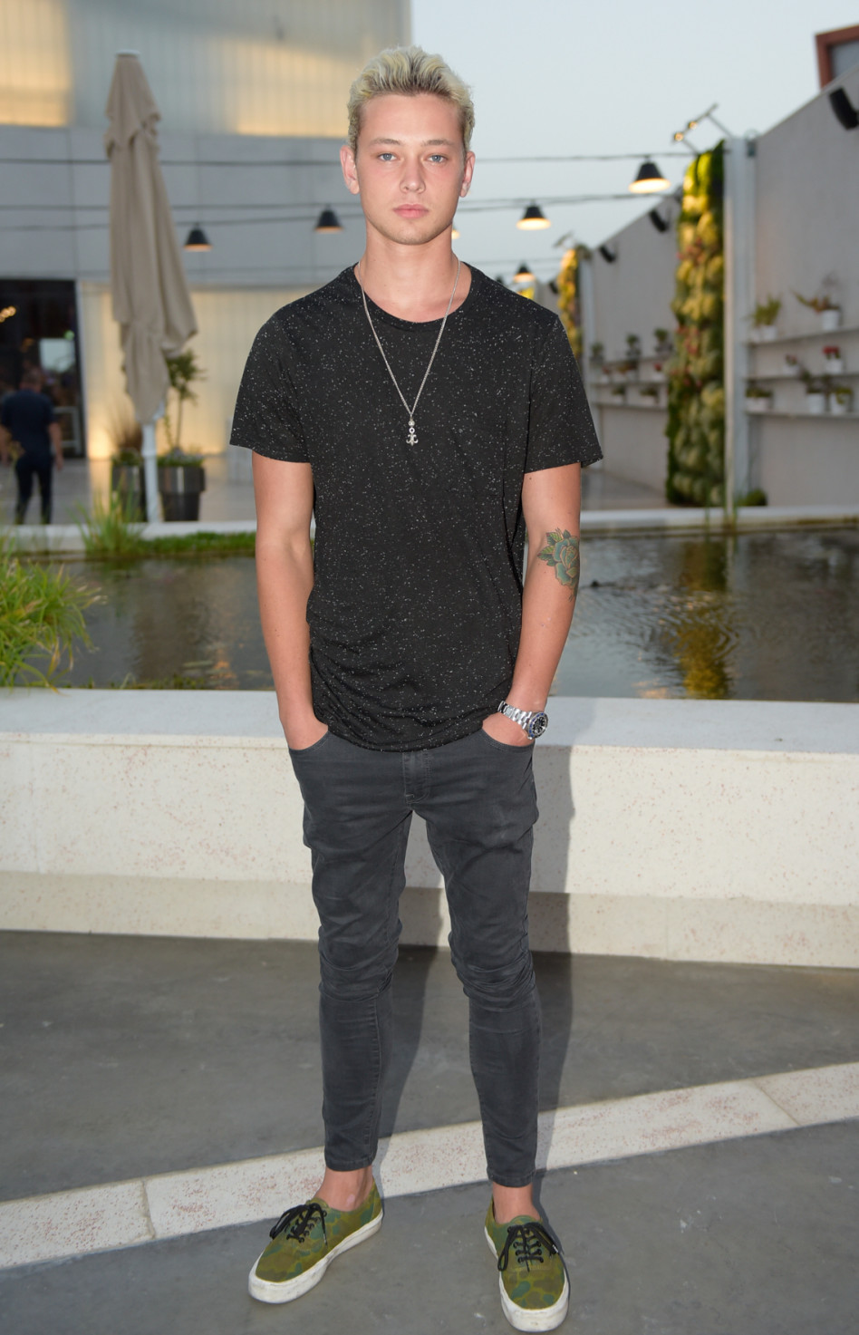 האח הקטן גדל. און רפאלי