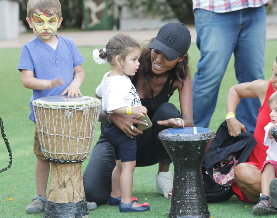 אבל יודעת להתכופף כשצריך