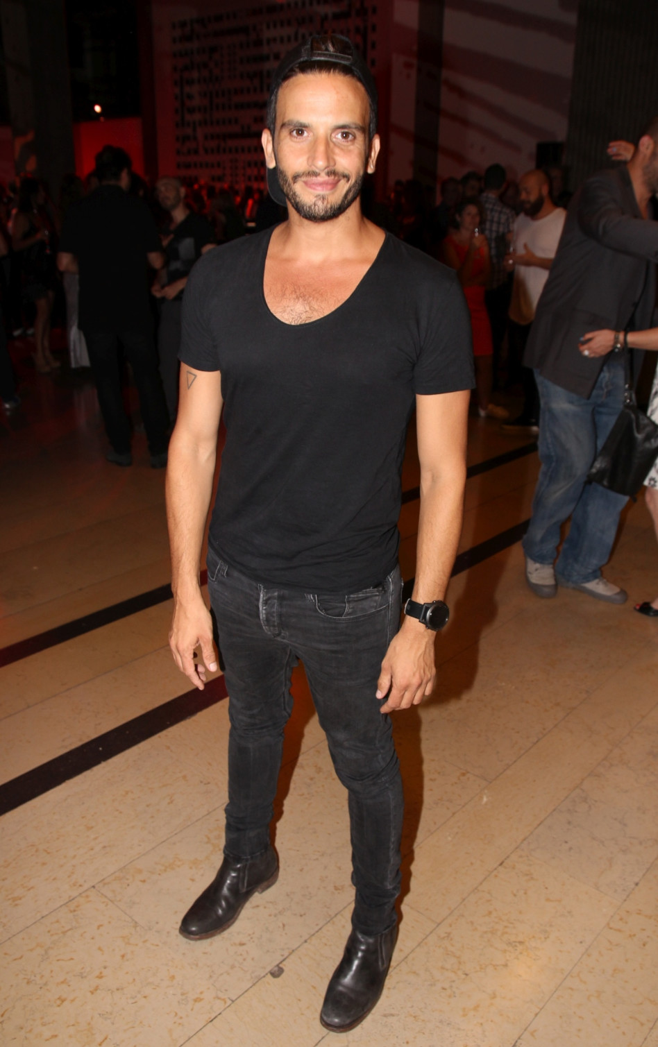 וזה כבר חברו הטוב, כנראה. מושיק גלאמין