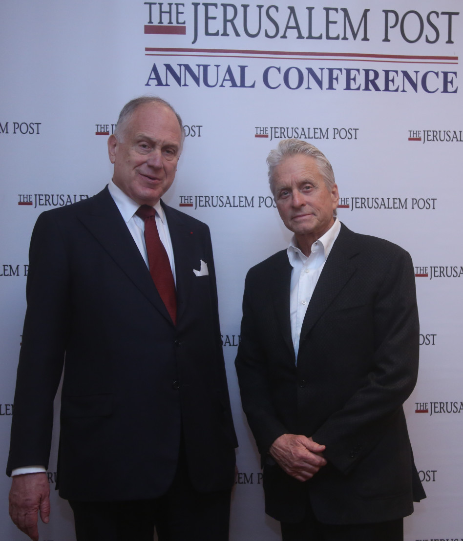 מייקל דאגלס ורון לאודר (צילום: מארק ישראל סלם)