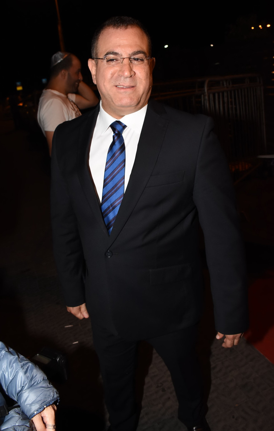 אלי יצפאן השאיל חליפה מראש הממשלה