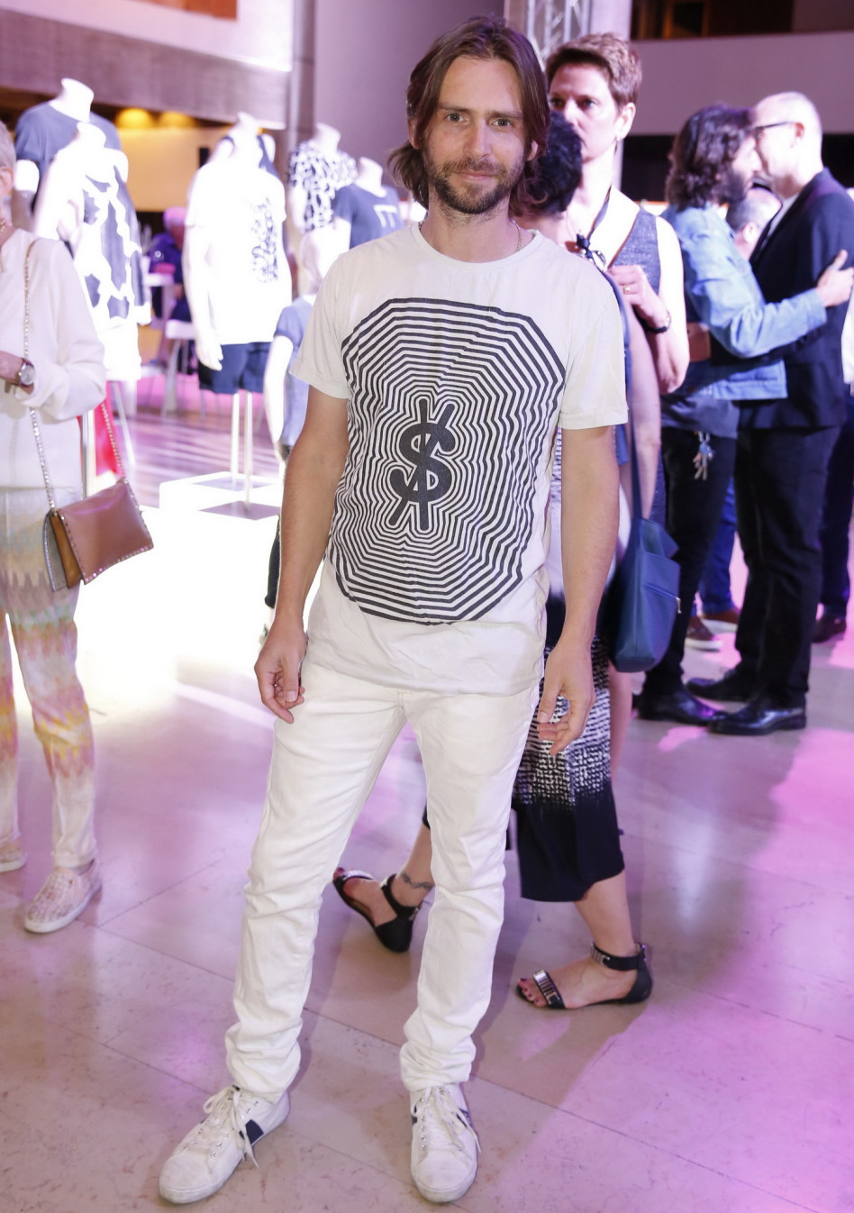 לא, פיטר רוט לא לובש YSL