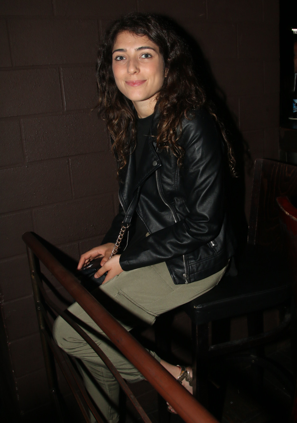 זאת כבר רוני דלומי. כן, יושבת בקהל...