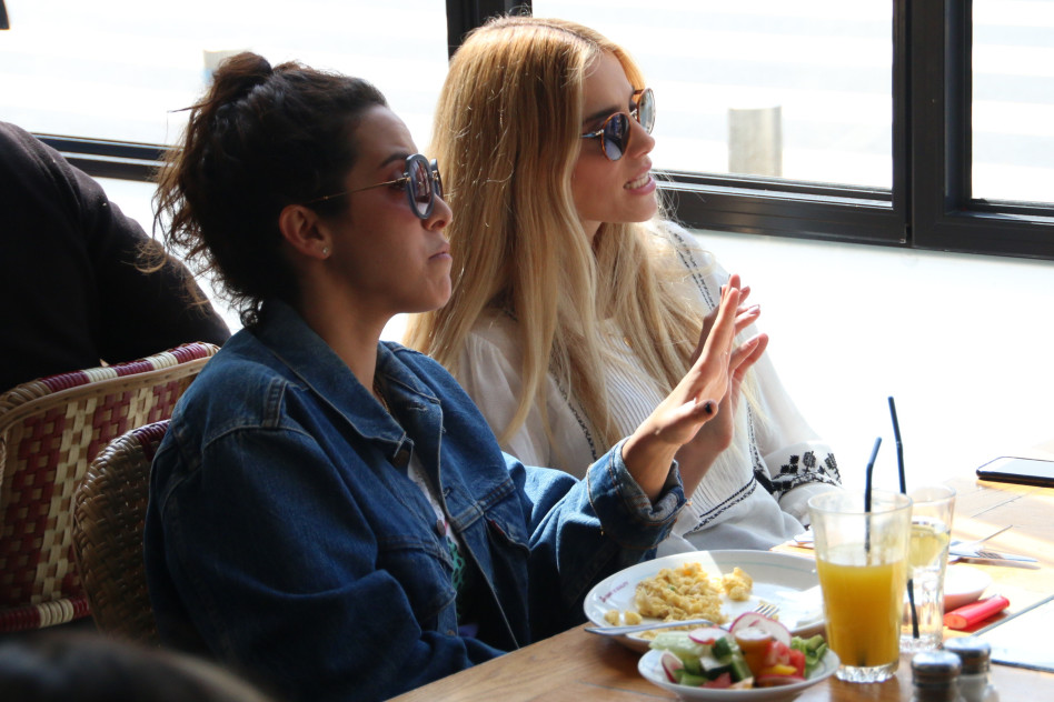 "אמממ, נורא נחמד פה..."