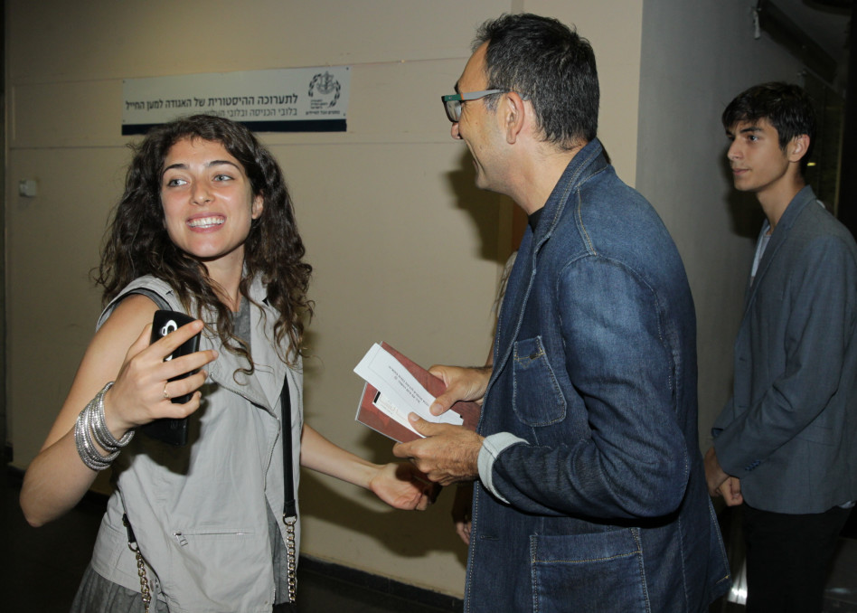 רוני דלומי, מערב תרבותי אחד לאחר