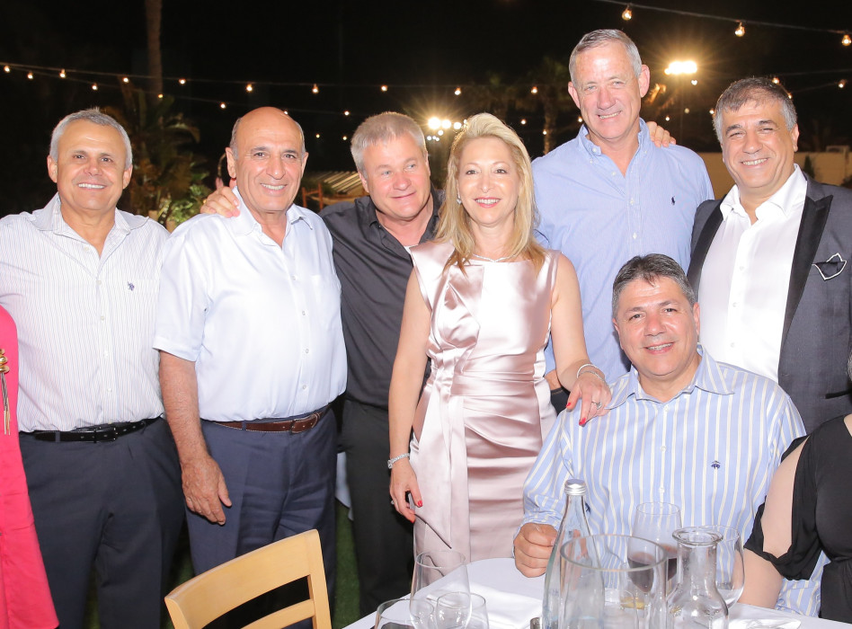 מאיר כליפי, אייש יעקב, בני גנץ, גילה כליפי, ישראל זיו, שאול מופז וג׳רי גרשון (צילום: ינאי רובחה)