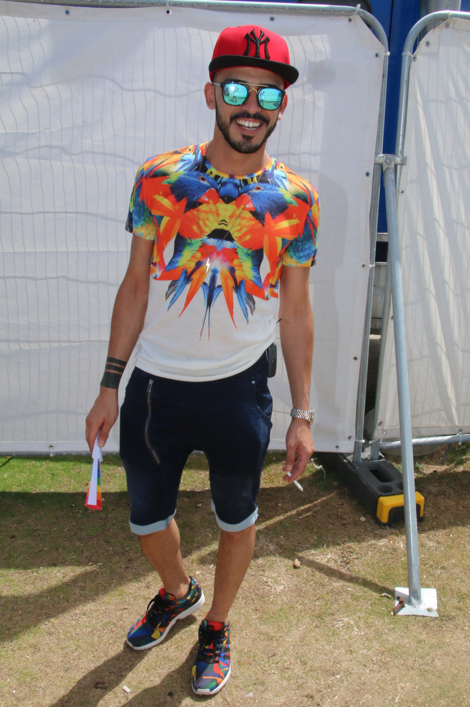 ברק אדרי מעשן...