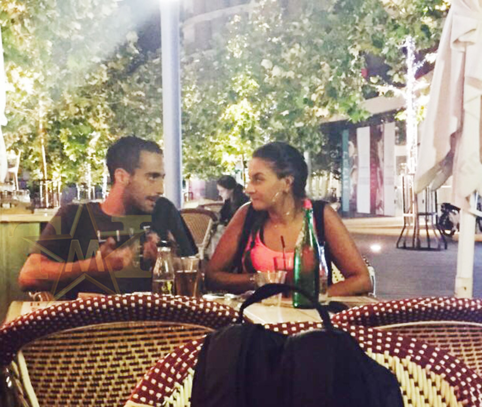 היי הנה אלכס עמר, מהצמד ג'וזי ואלכס, מבלה בתל אביב