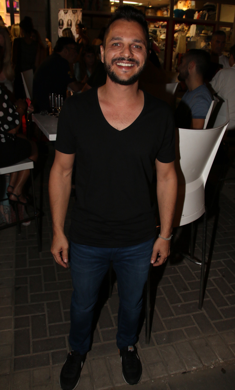 מיקי גבע מחוייך