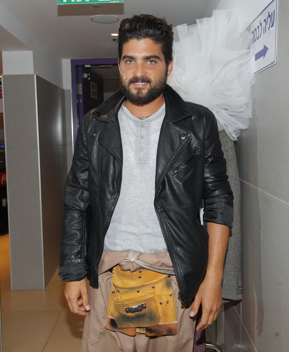 עדיין בלבוש מלא. אושרי כהן