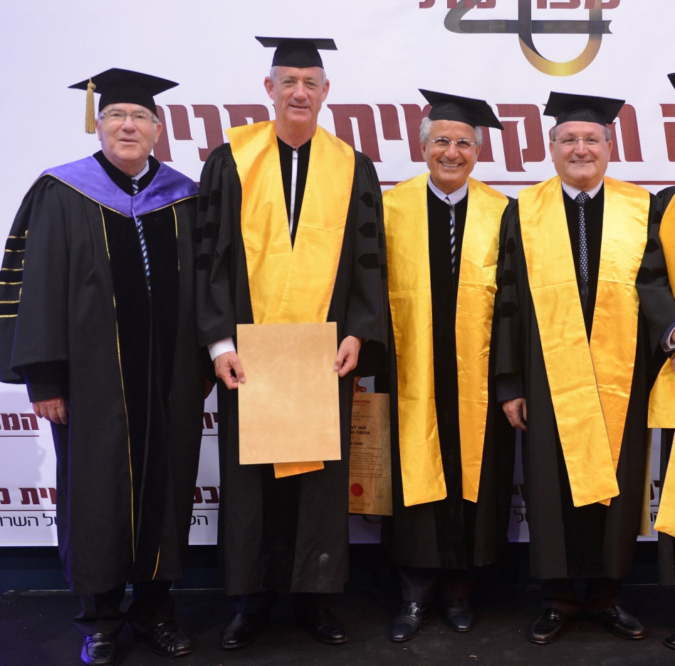 לאון אדרי, משה אדרי, בני גנץ וצבי ארד (צילום: תמיר ברגיג)