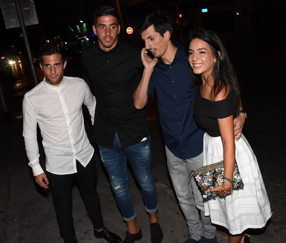 הנה עוד כמה חברים מ"המירוץ למיליון!". יוסיאל ויעל עם אביב וציון