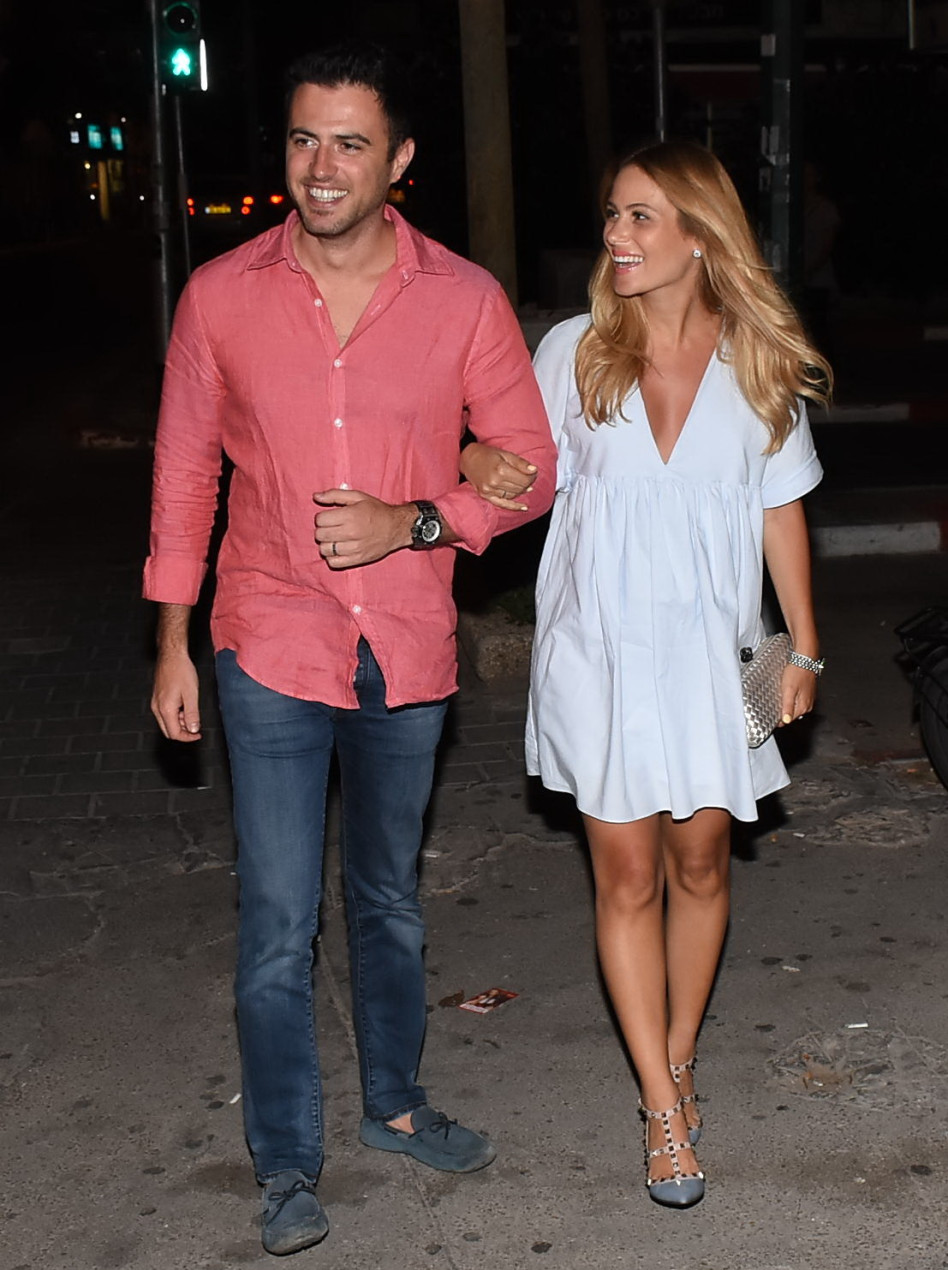 הריונית ובעלה. מור סילבר