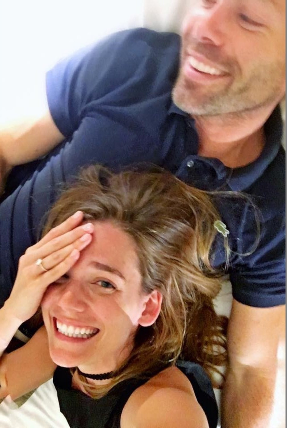 מאורסים. דנה פרידר עם דין שטרן (צילום מסך, פייסבוק)