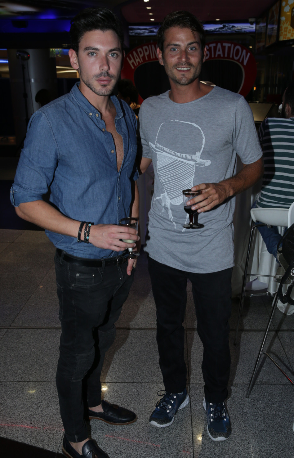 בקרוב בקמפיין להסרת שיער? רז זלצרמן ואדריאנו חאובל (צילום: רפי דלויה)