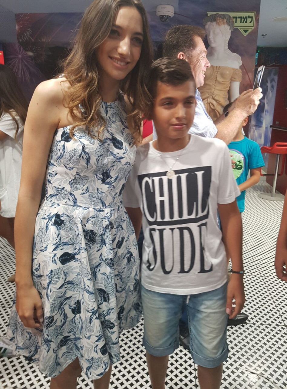 מרוגש מהמעמד. ליאם גולן וספיר בן רובי(צילום: אלי דסה)