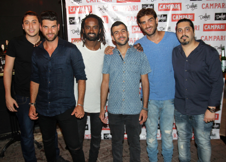 צוות המחץ. עומרי כוכבי, איציק מדהני והשותפים לבר (צילום: אור גפן)