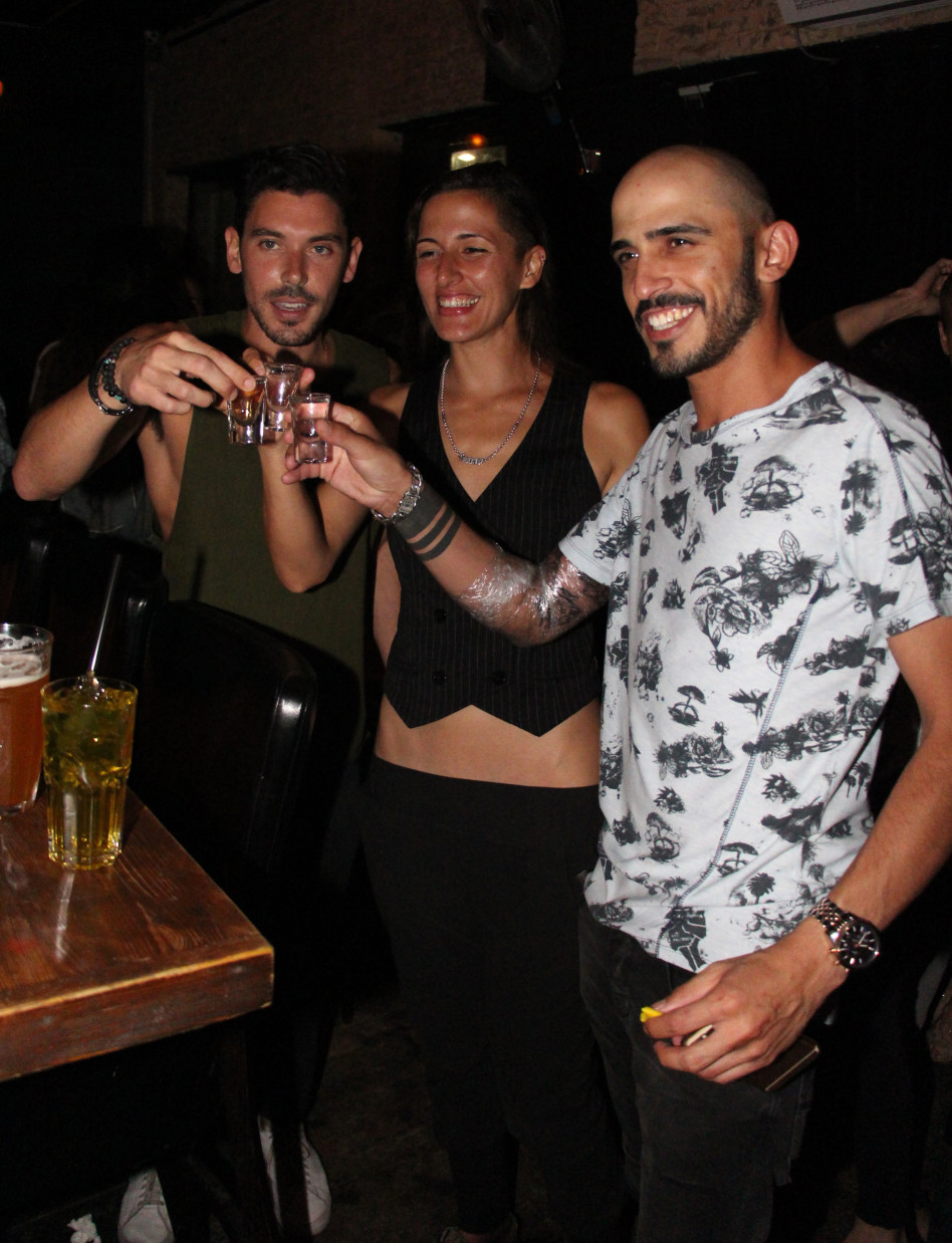 יש חשמל באוויר. ברק אדרי, אסתי לי פז ורז זלצרמן