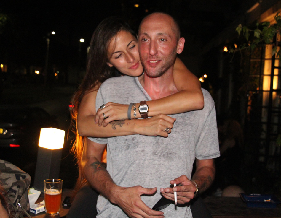 אהבה בוערת. גילי מוסינזון ואסתי לי פז