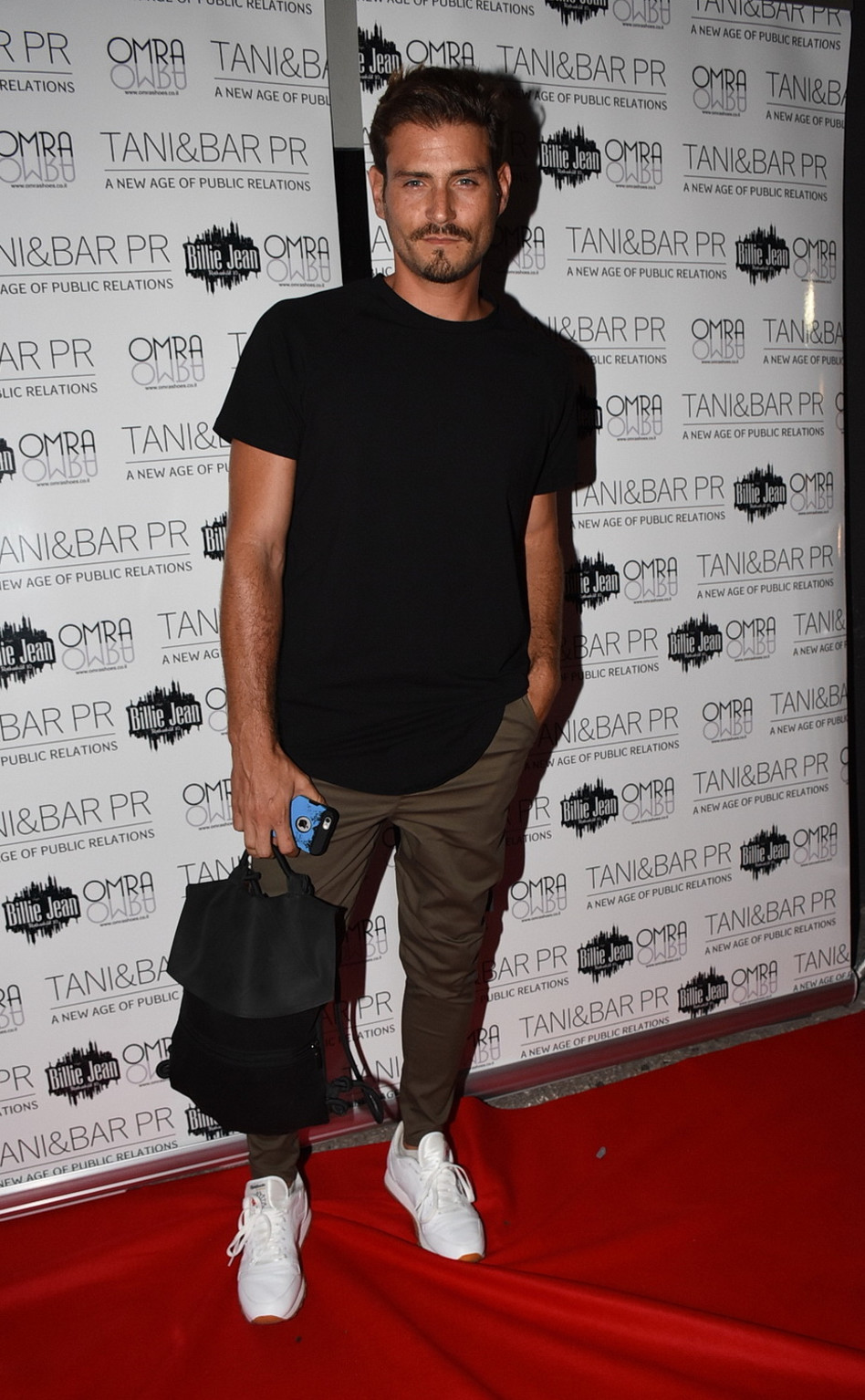 הרץ להשקות. אדריאנו חאובל