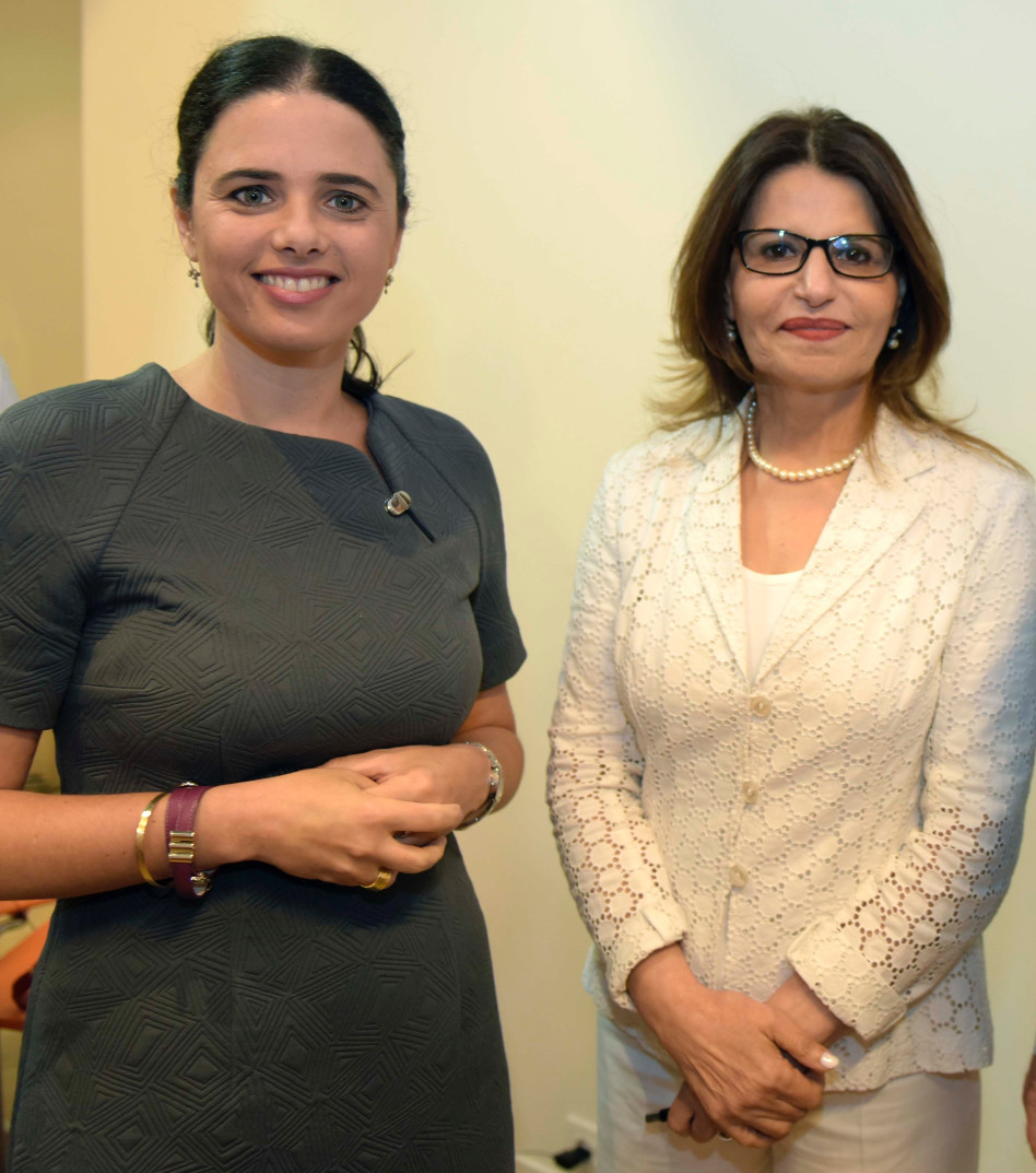 דליה איציק ואיילת שקד (צילום: אבי חיון)