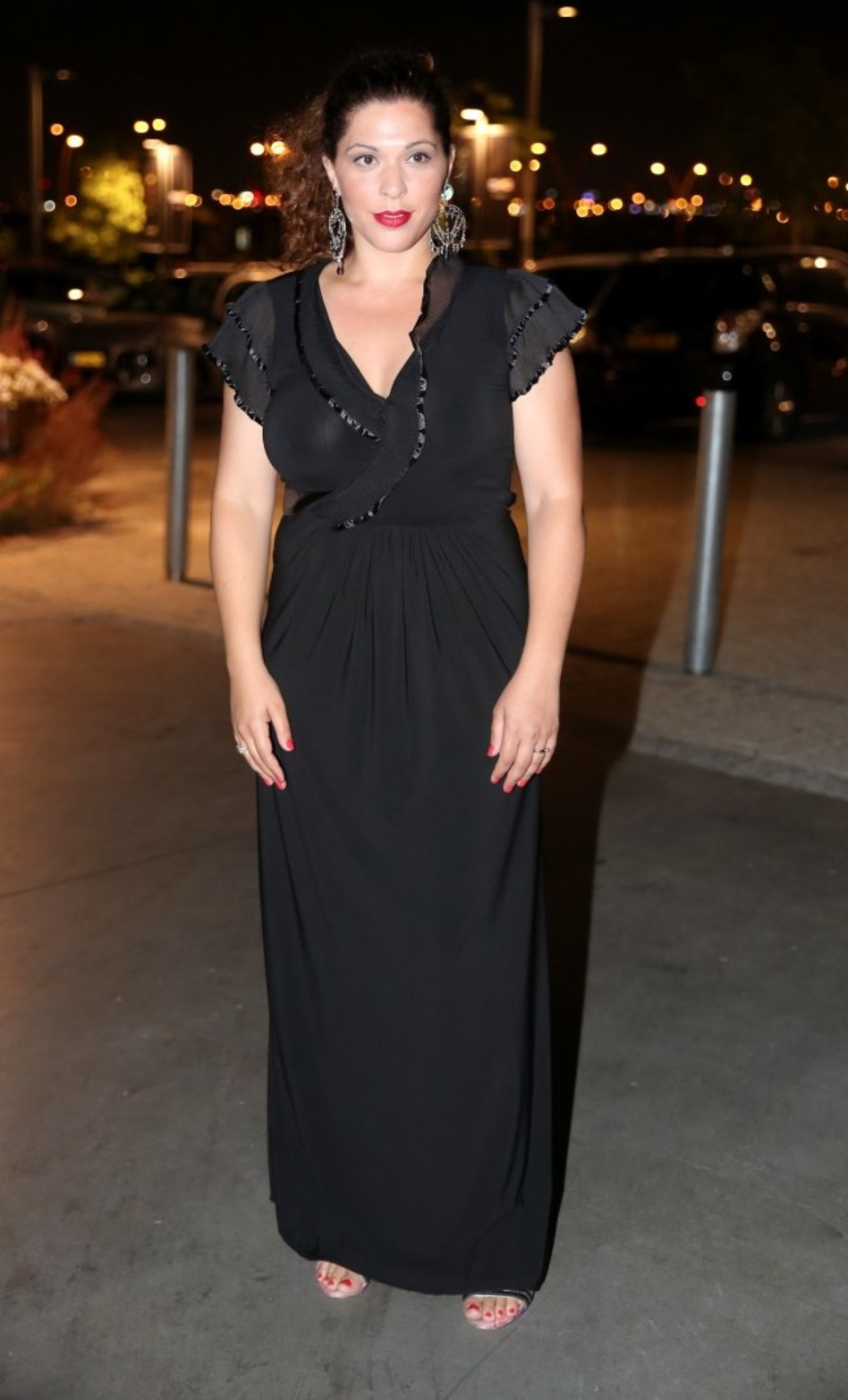 באה לפרגן. עדי כהן