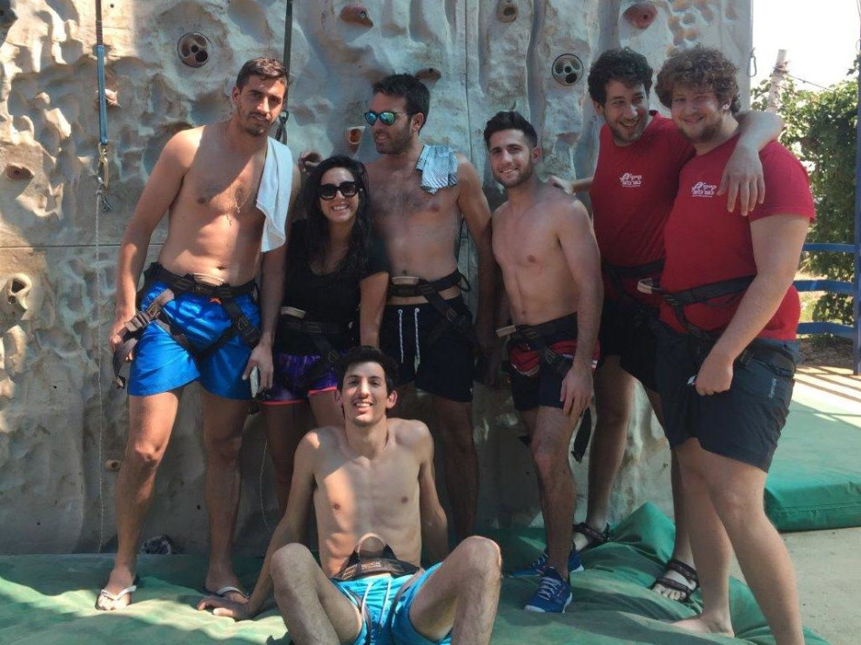 תנו להם באקסטרים