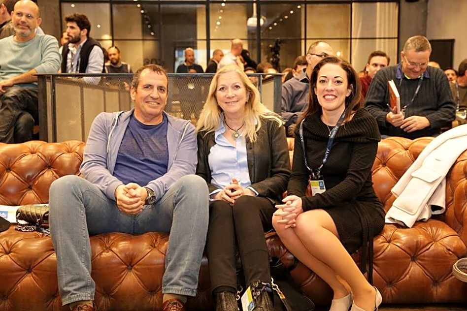 לילך דנביץ, אניה אלדן ואיל וולדמן (צילום: באדיבות מלאנוקס)